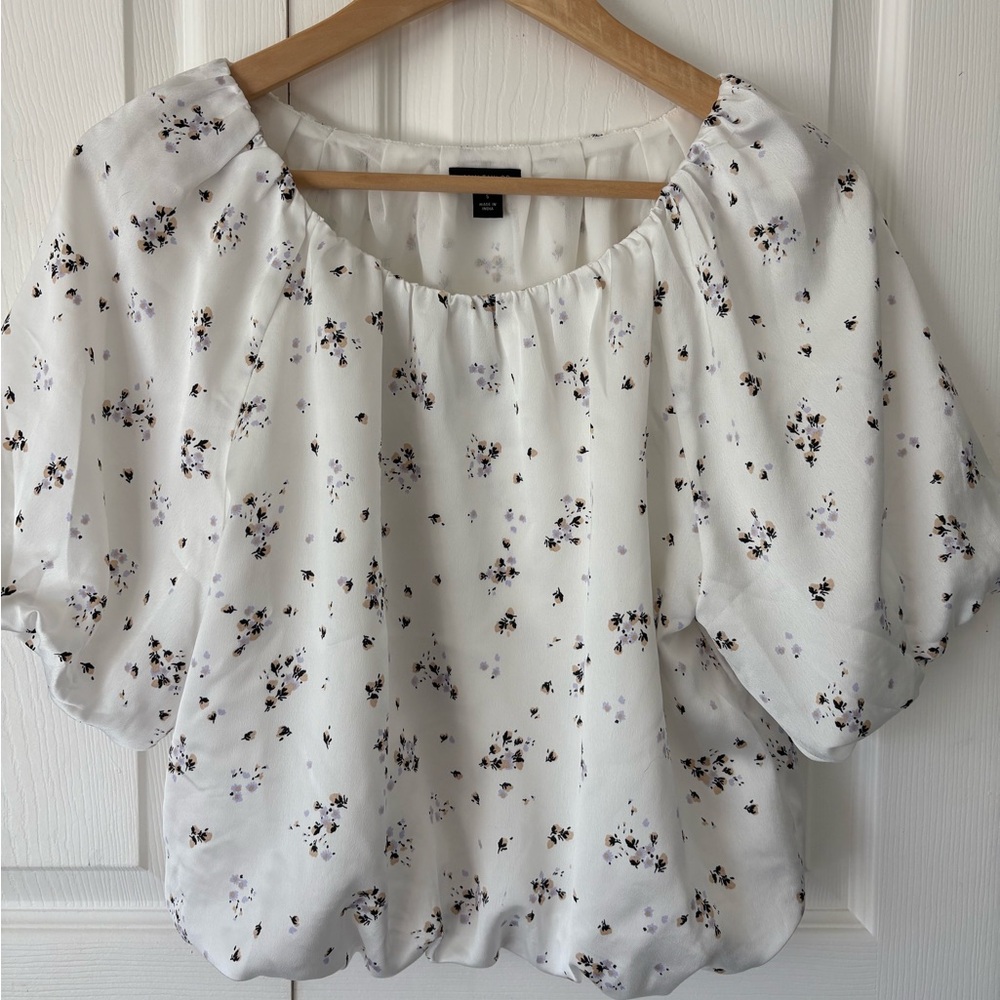 Ann Taylor Women’s White Floral Puff-Sleeve Top, size S